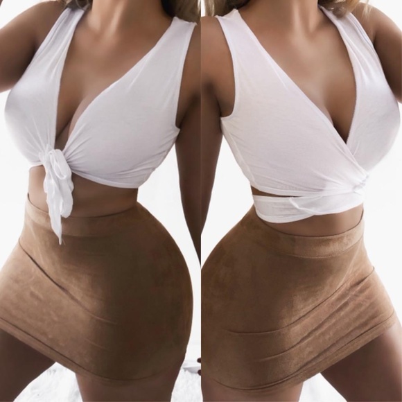 Tops - NWT Multi-Way Sleeveless Crop Top Wrap Style Large